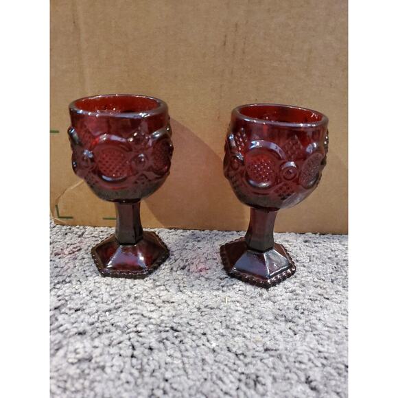 Avon 1876 Cape Cod / Ruby red wine goblet Fragrance Candelette holder - Picture 1 of 3